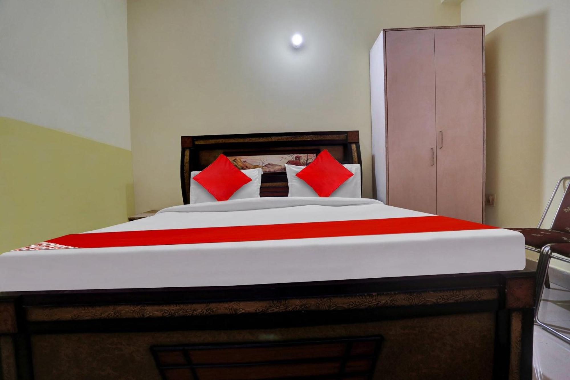 Hotel O Abhishek Residency New Delhi