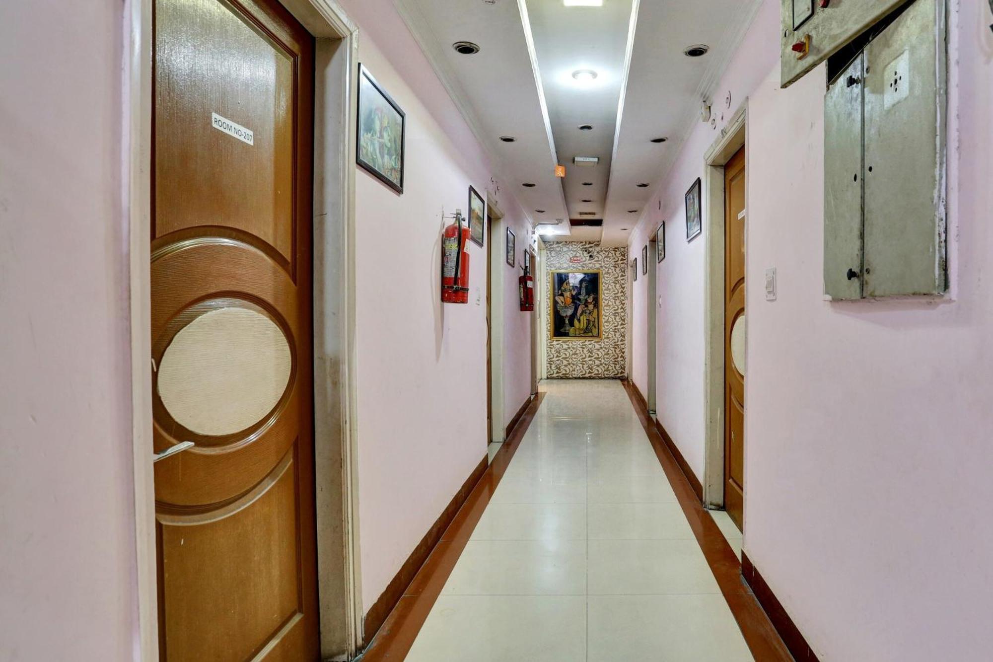 Hotel O Abhishek Residency New Delhi
